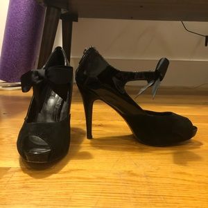 Black Peep Toe Bow White House Black Market Heels